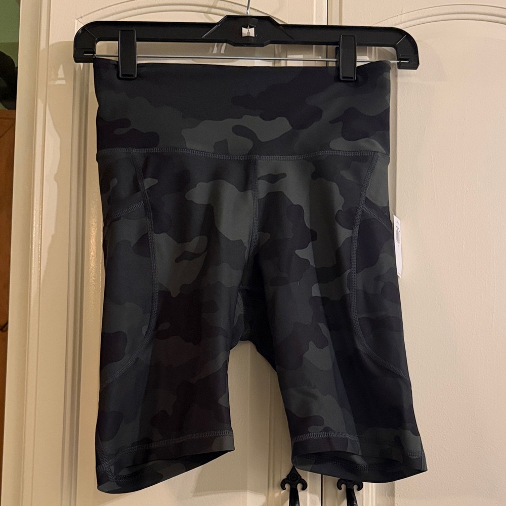 Old Navy Camo Womens Athletic Shorts